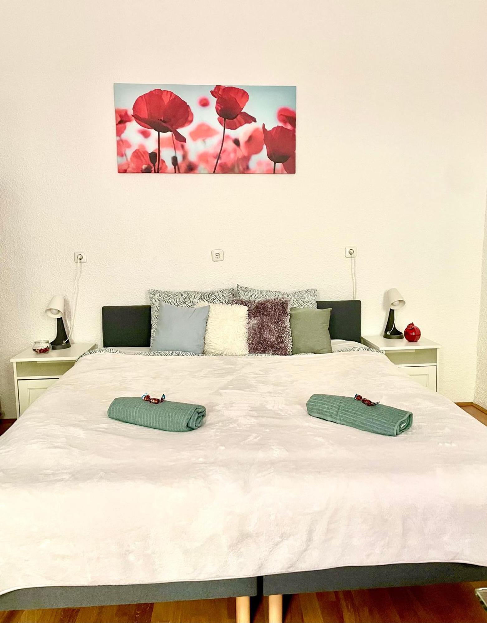 Very Warm Home With Big Bed Near New York Cafe Budapest Exterior foto